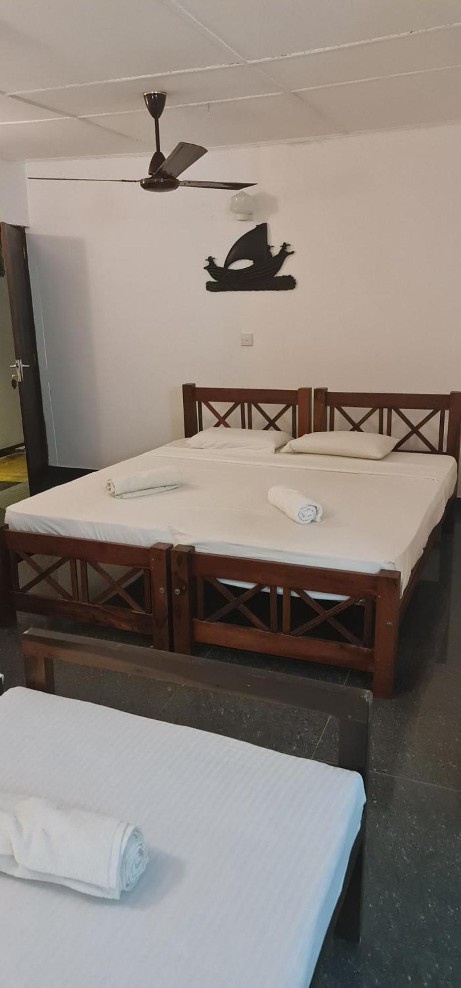 Thiranagama Beach Hotel Hikkaduwa Εξωτερικό φωτογραφία