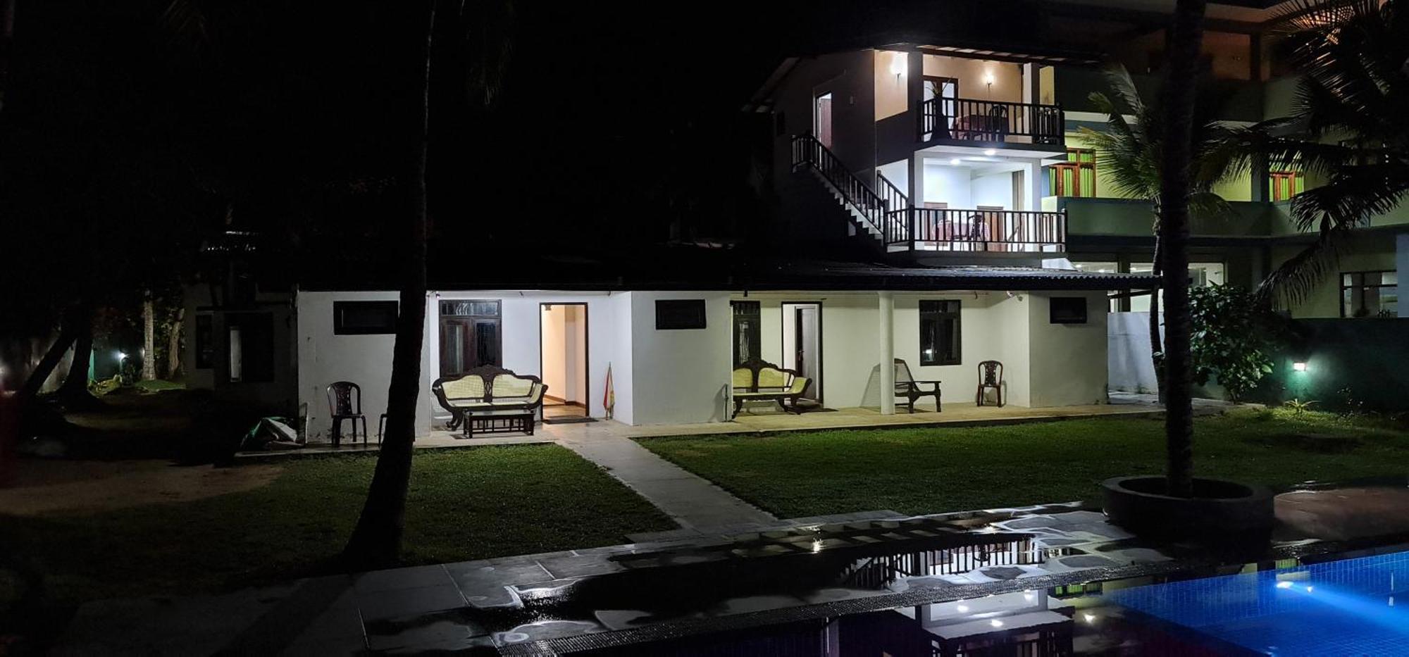 Thiranagama Beach Hotel Hikkaduwa Εξωτερικό φωτογραφία