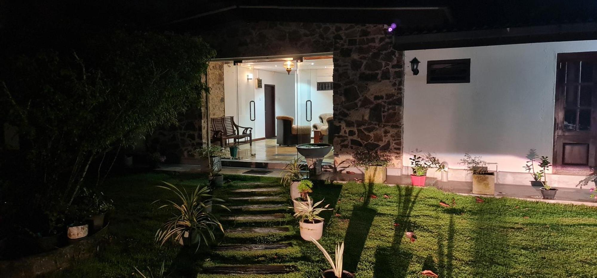Thiranagama Beach Hotel Hikkaduwa Εξωτερικό φωτογραφία